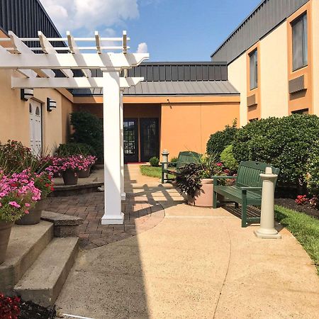 Clarion Hotel&Conference Center Toms River Buitenkant foto