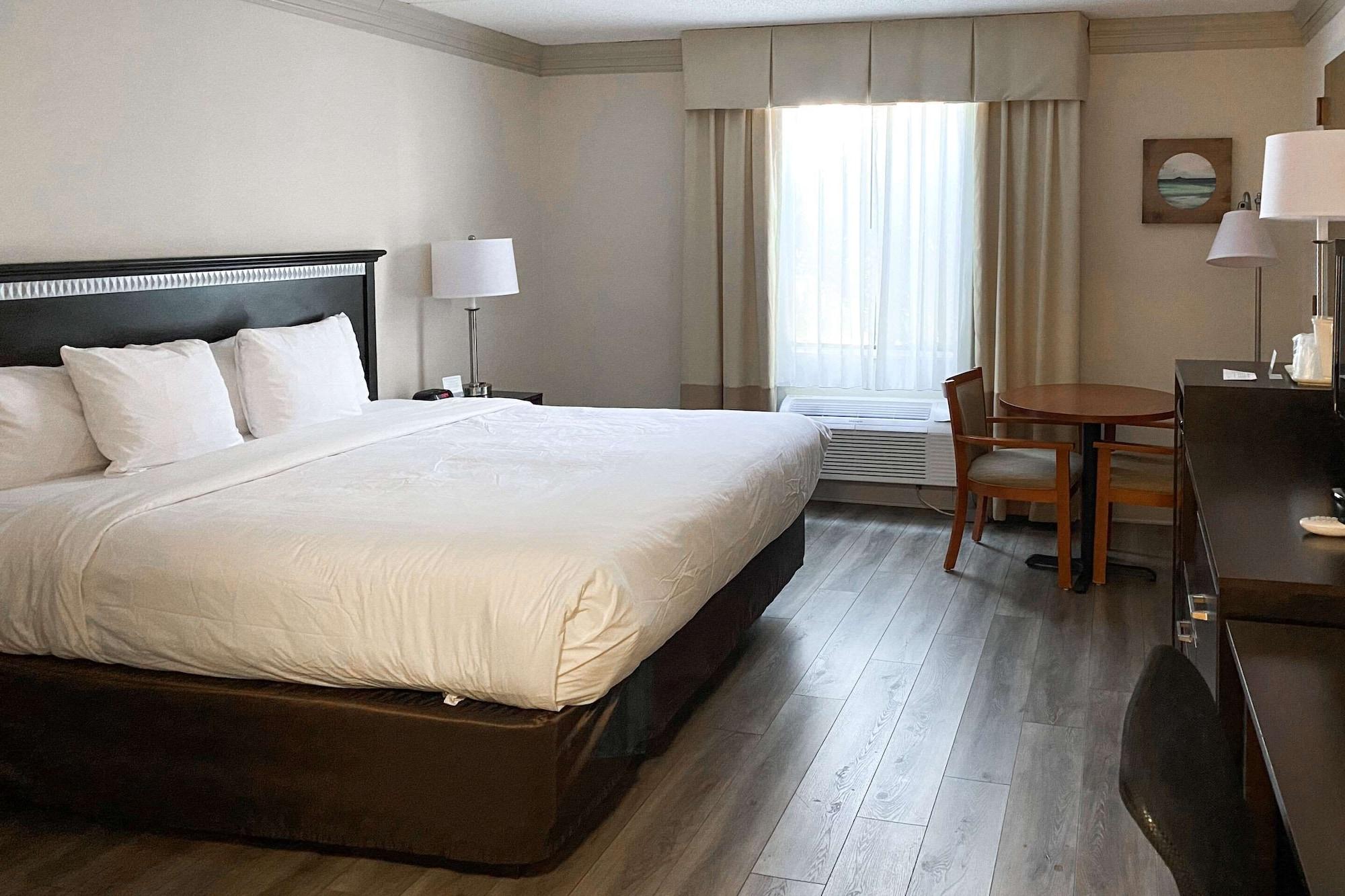 Clarion Hotel&Conference Center Toms River Buitenkant foto