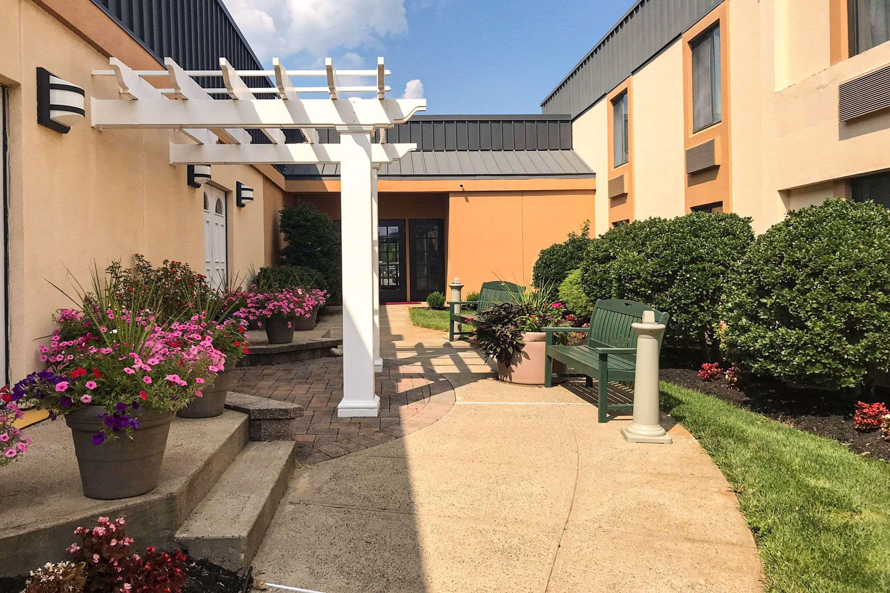 Clarion Hotel&Conference Center Toms River Buitenkant foto