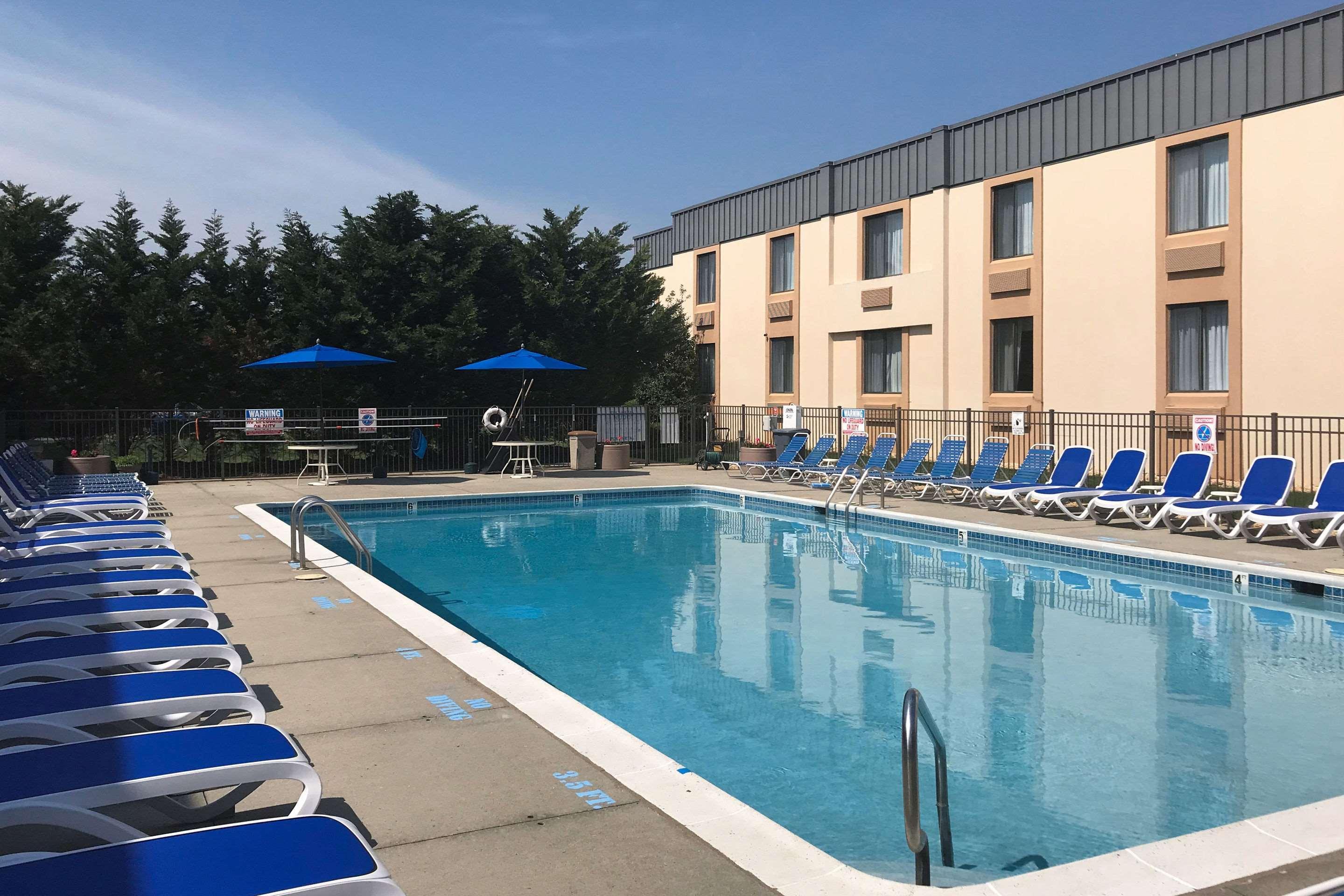 Clarion Hotel&Conference Center Toms River Buitenkant foto