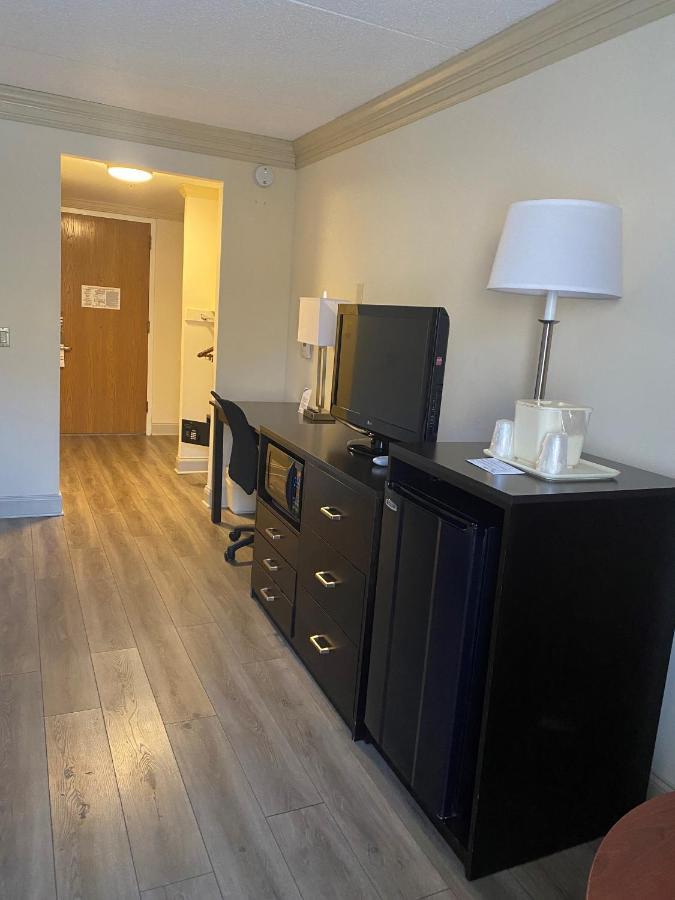 Clarion Hotel&Conference Center Toms River Buitenkant foto