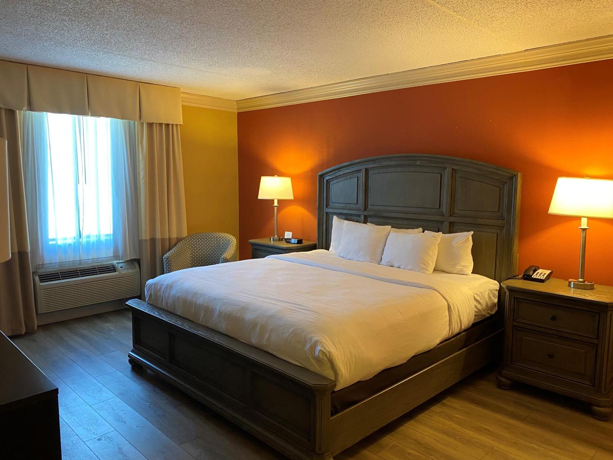 Clarion Hotel&Conference Center Toms River Buitenkant foto
